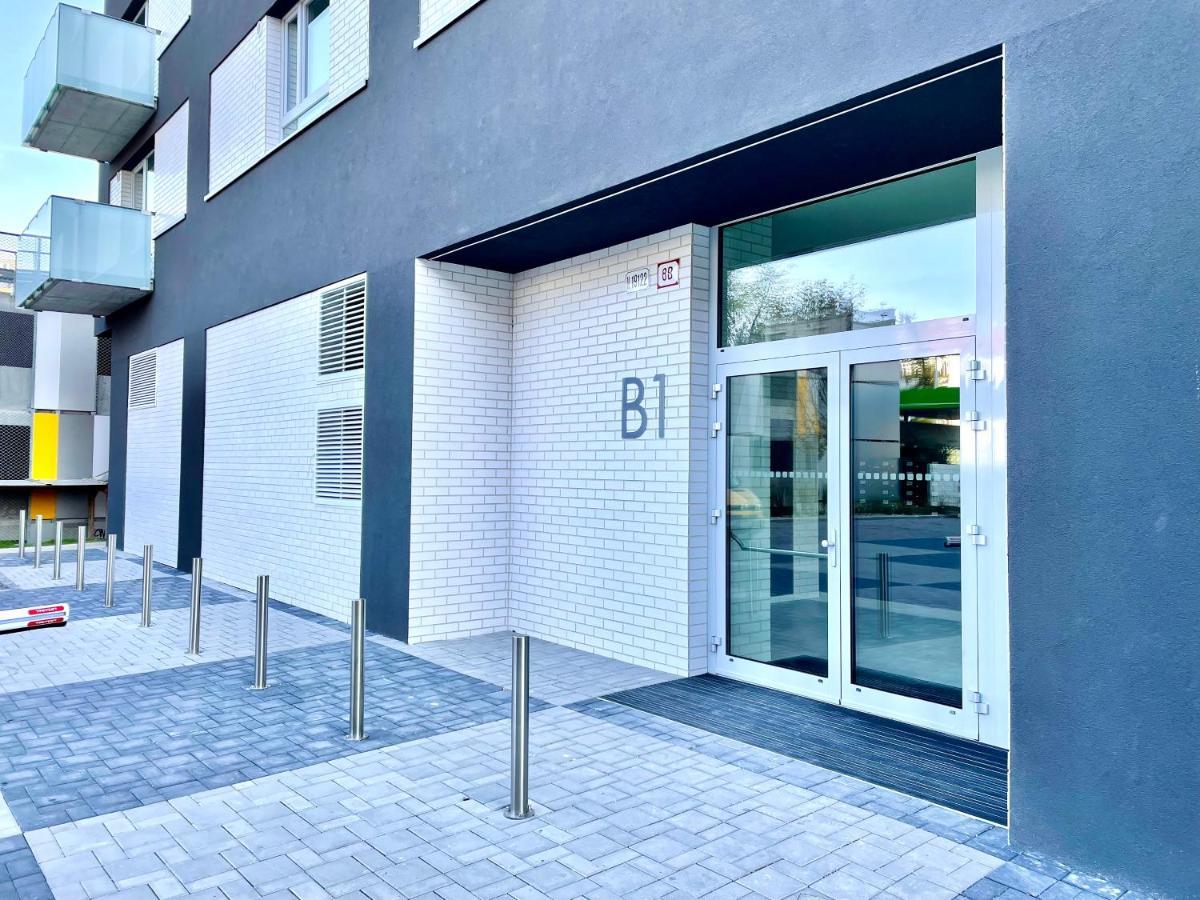 Apartmán Arenas Bratislava Exteriér fotografie